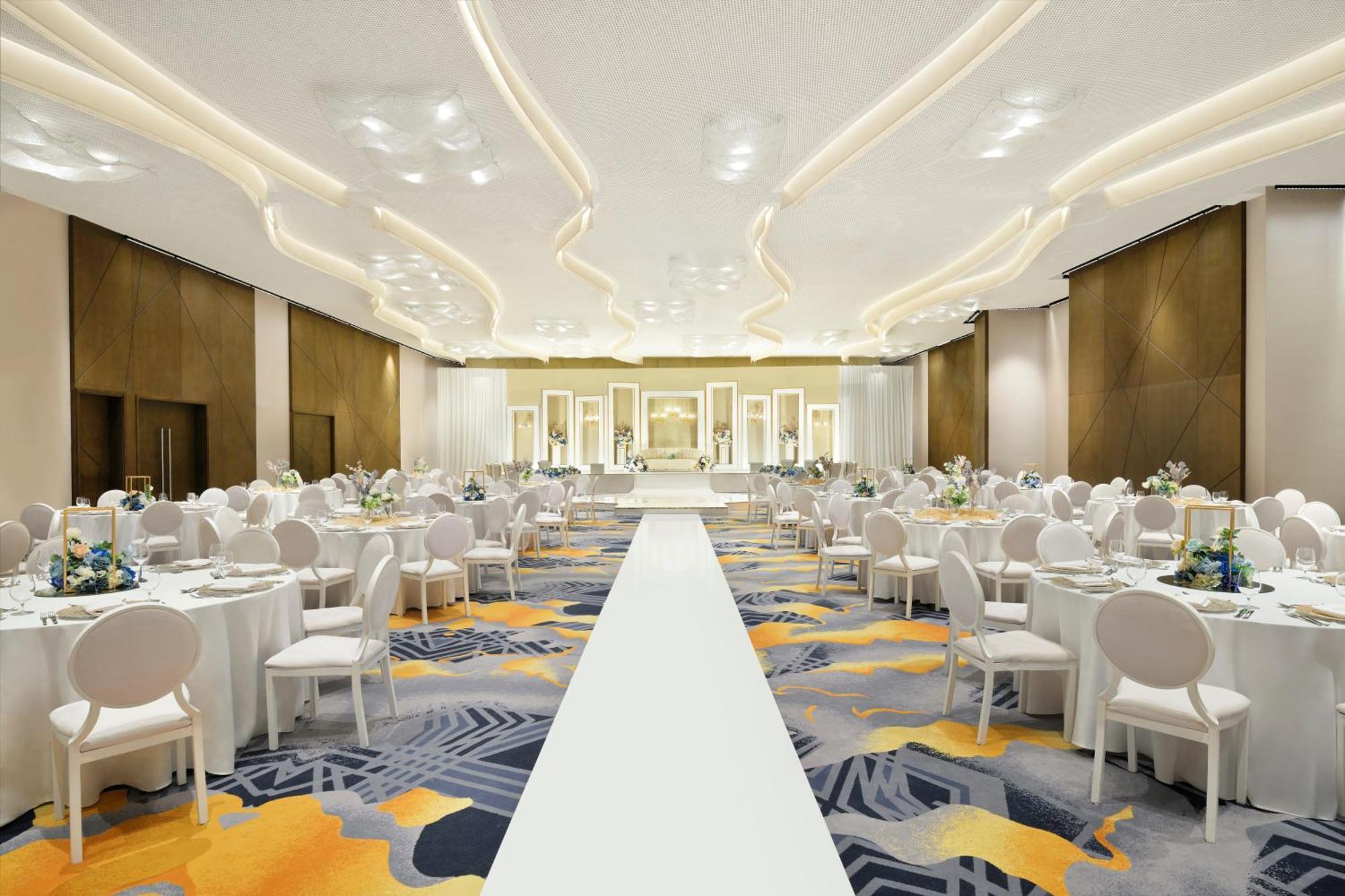 Moevenpick Hotel & Apartments Ghala Maszkat Kültér fotó The Grand Ballroom